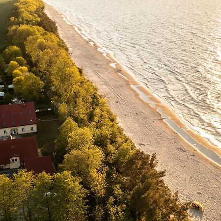 Готель Nad Brzegiem Baltyku Сарбіново Екстер'єр фото