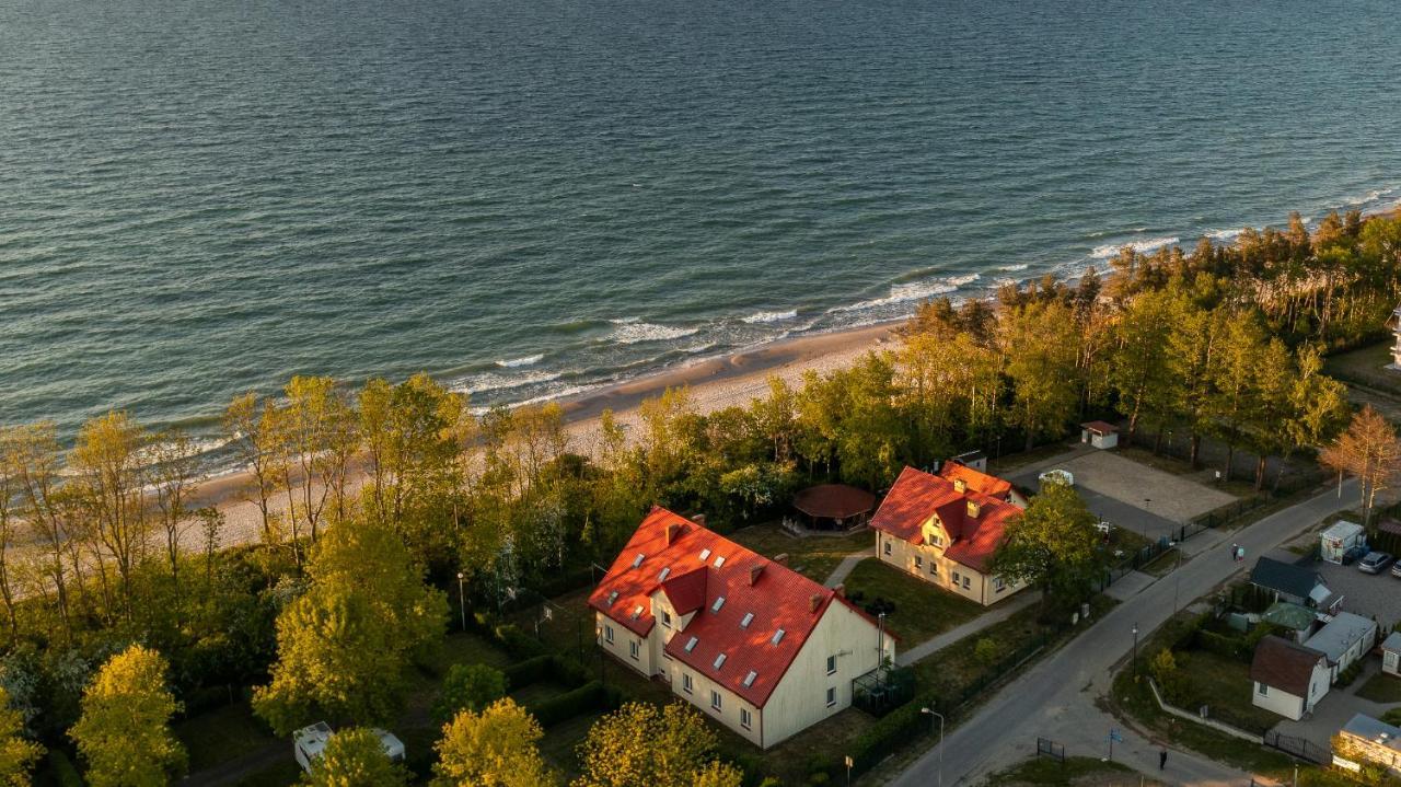 Готель Nad Brzegiem Baltyku Сарбіново Екстер'єр фото