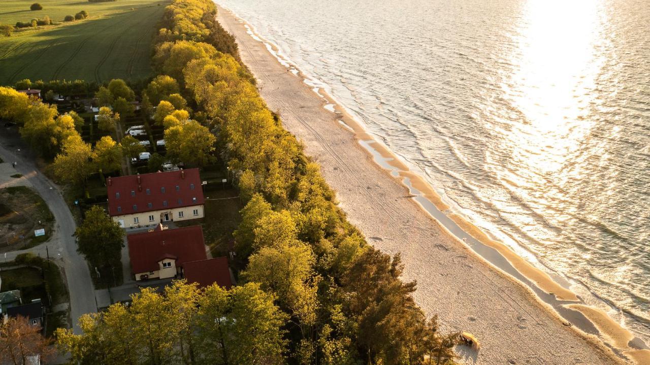Готель Nad Brzegiem Baltyku Сарбіново Екстер'єр фото