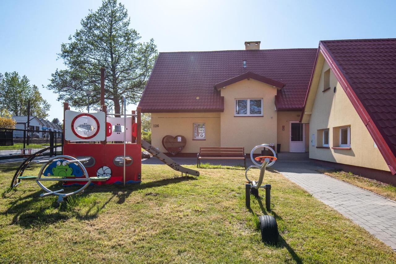 Готель Nad Brzegiem Baltyku Сарбіново Екстер'єр фото